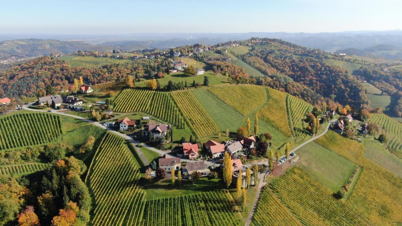 Gastehaus Kaiser Apartment Kitzeck im Sausal Luaran gambar