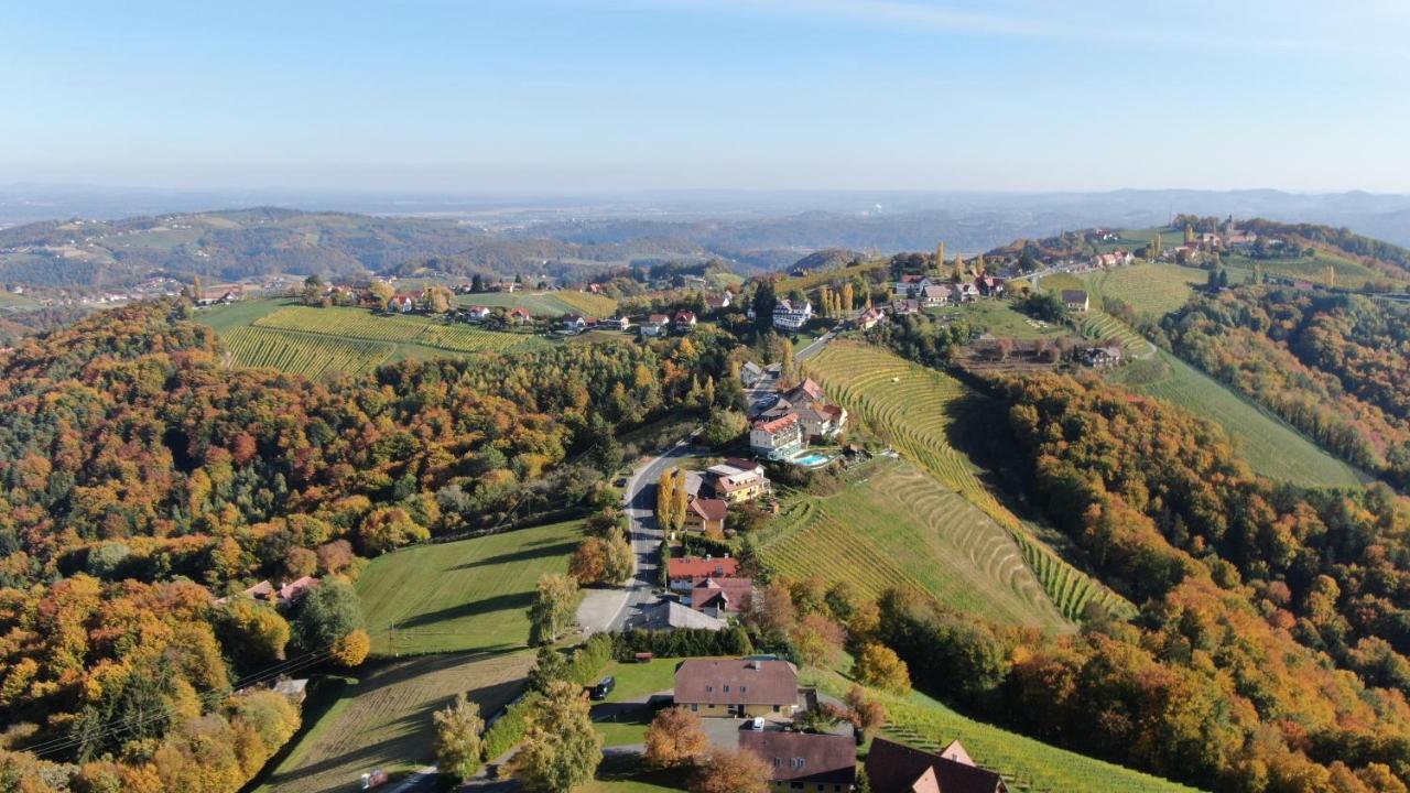 Gastehaus Kaiser Apartment Kitzeck im Sausal Luaran gambar