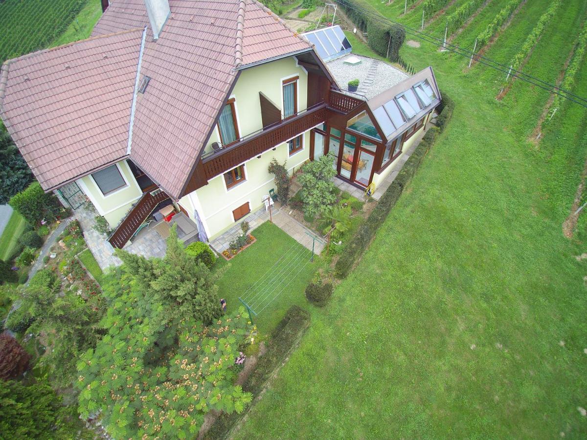 Gastehaus Kaiser Apartment Kitzeck im Sausal Luaran gambar
